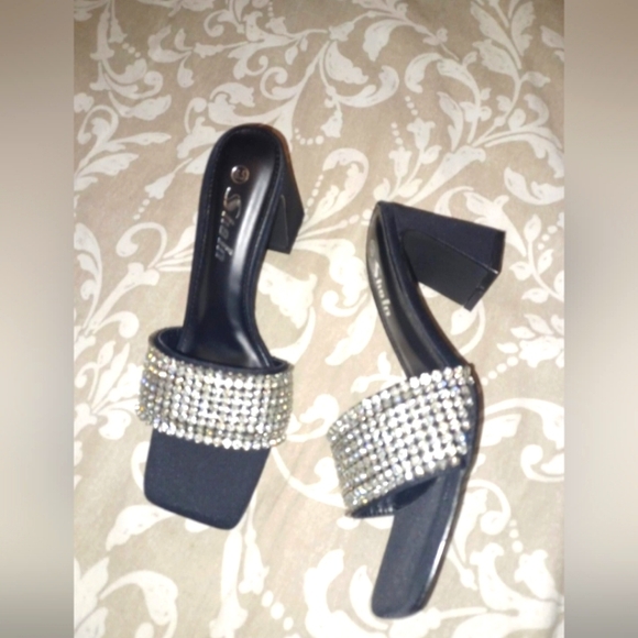 Jewel Detail  Sandals - Picture 3 of 3